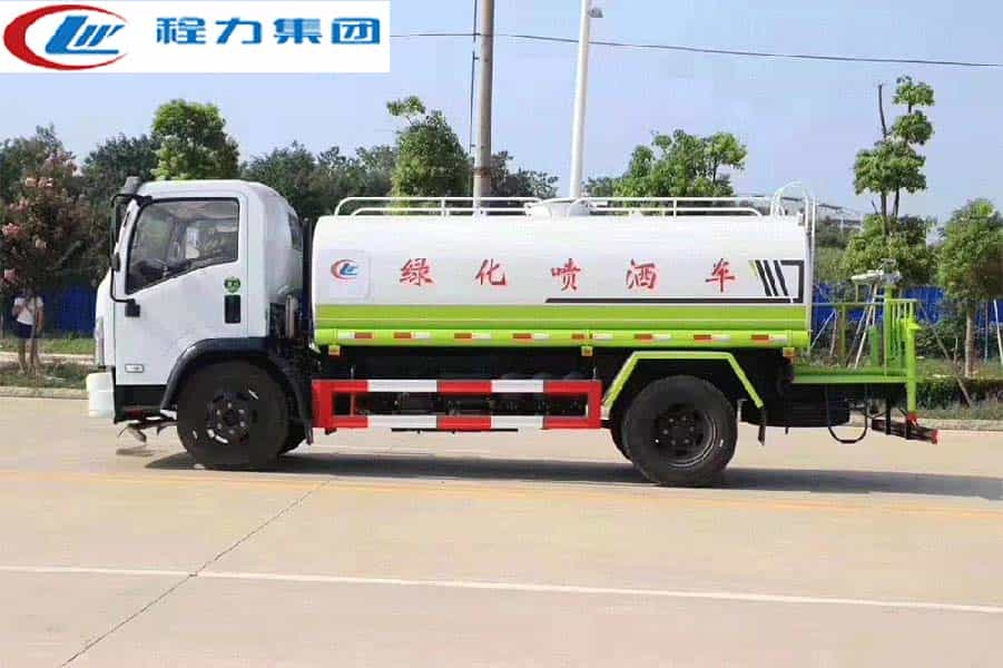 东风福瑞卡云内150马力9.2方洒水车